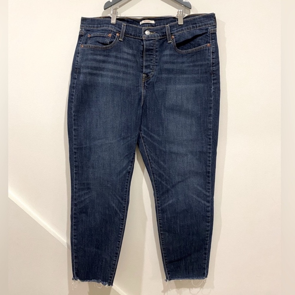 LEVI’S Wedgie Skinny dark wash jeans